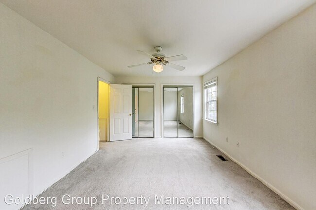 Building Photo - 3 br, 3.5 bath House - 7424 Monona Terrace