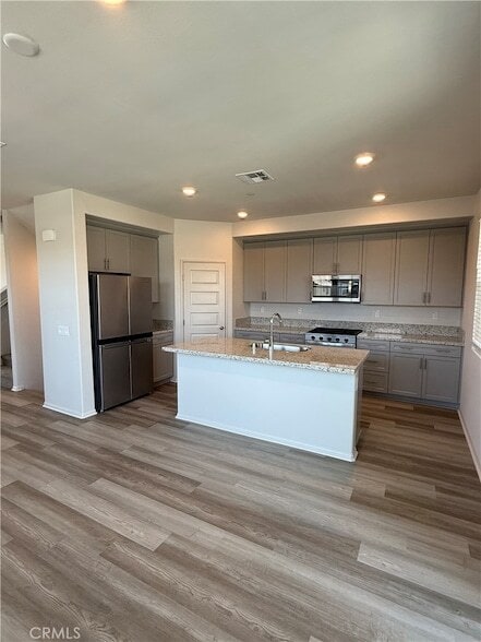 Building Photo - 40475 Melrose Dr
