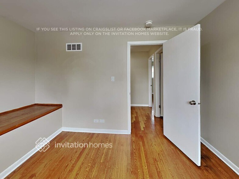 Building Photo - 14723 Menard Ave