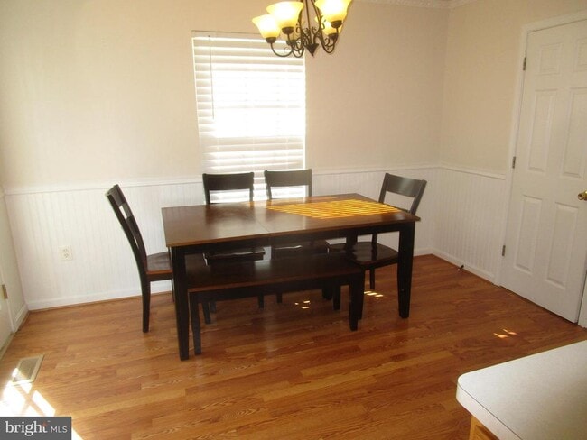 Building Photo - 7911 Heatherleigh Pl