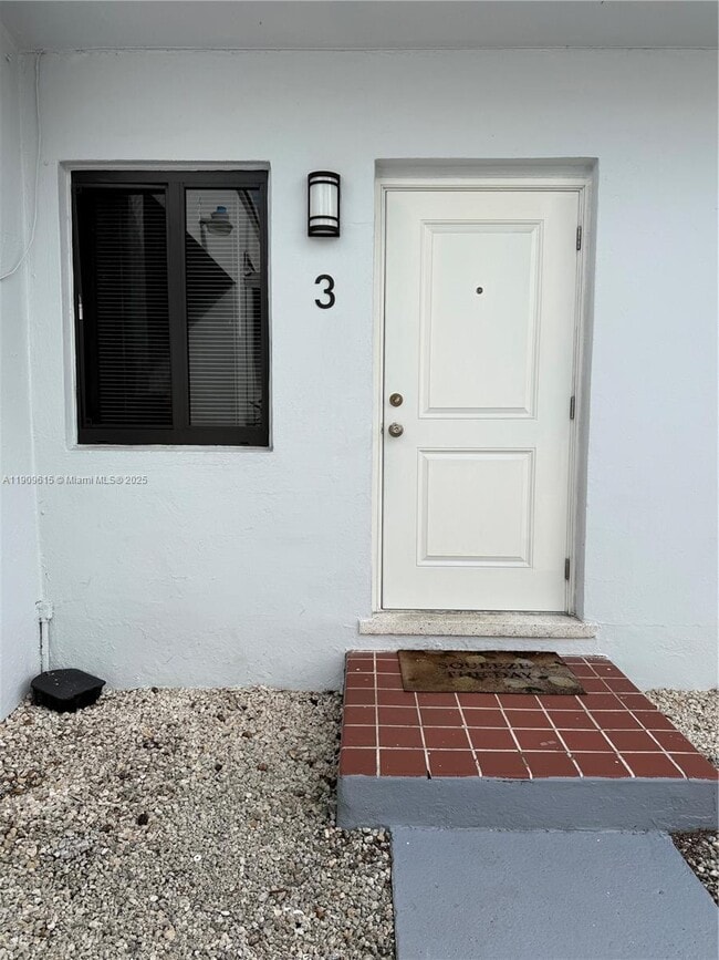 Building Photo - 600 SW 10th St