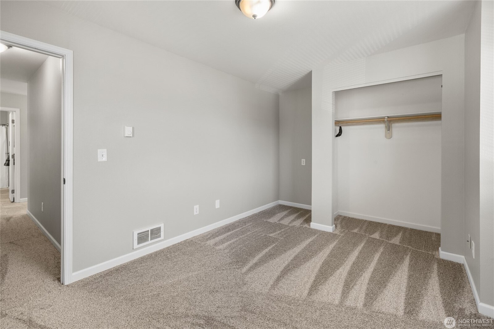 Building Photo - 502 E River Ave