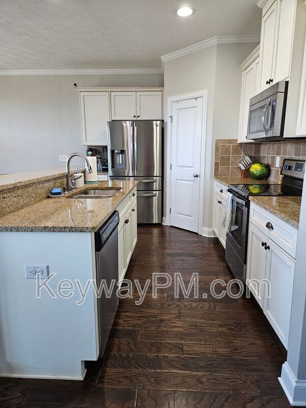Building Photo - 905 Glenhaven Dr