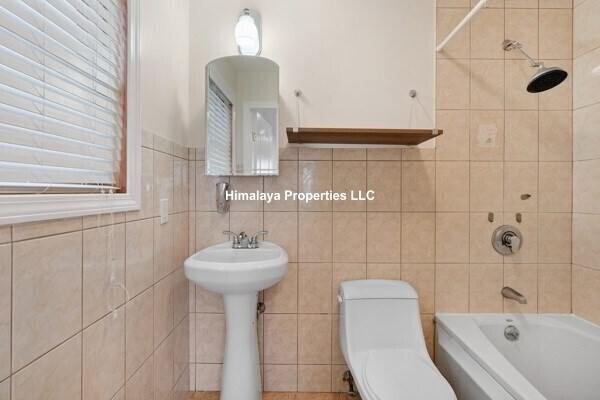 Building Photo - 65 Calumet St