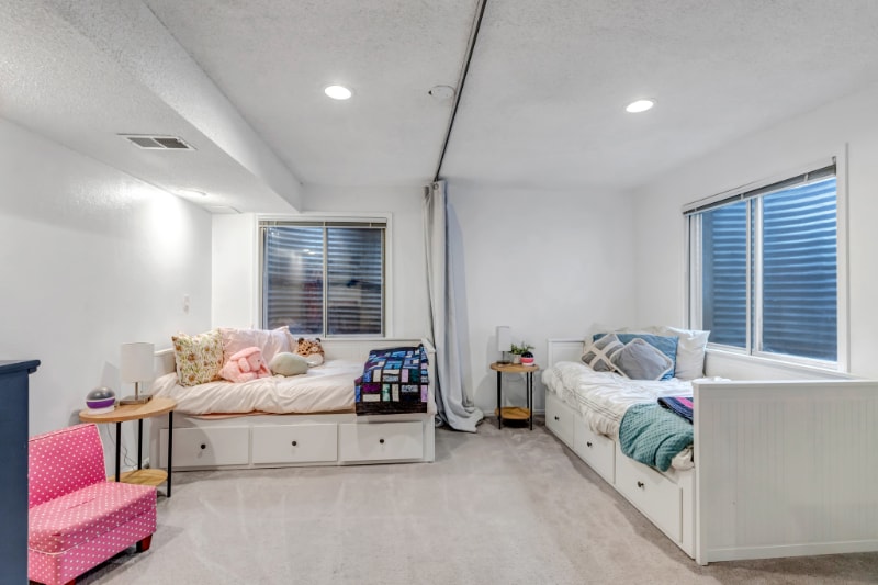 Building Photo - 573 Entrada Dr