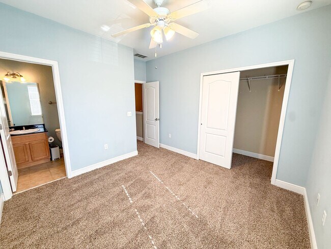 Building Photo - Chase Hollow #46