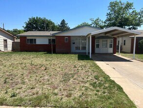 Building Photo - Elegant Home in Central Lubbock Available ...