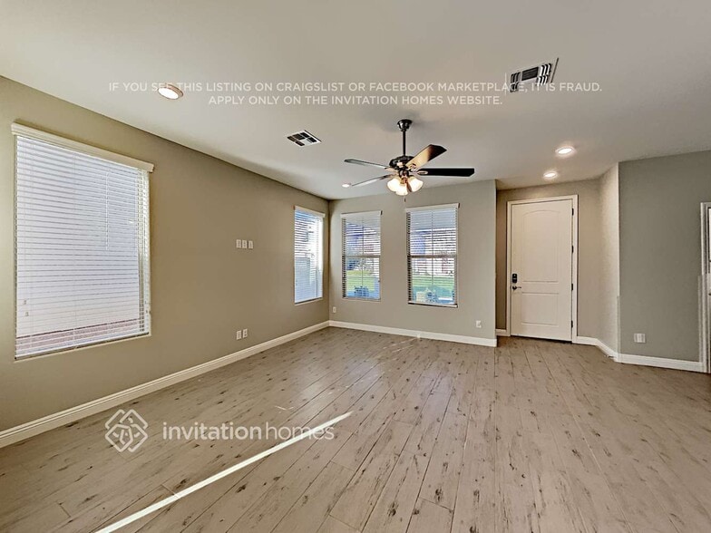 Building Photo - 5029 S Chassis