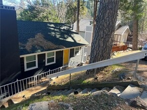 Building Photo - 23870 Lakeview Dr