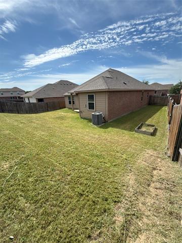 Building Photo - 2134 Redbud Dr