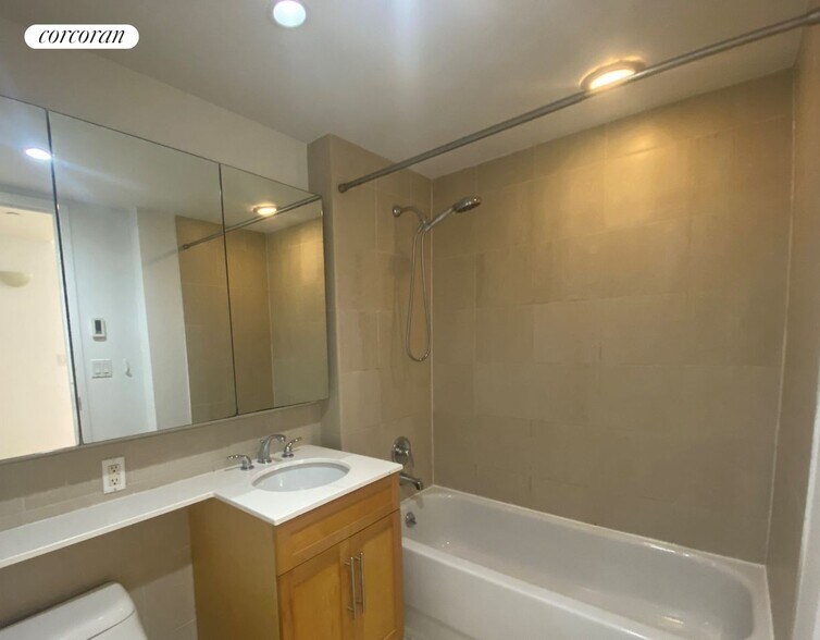 Building Photo - 53 Boerum Pl