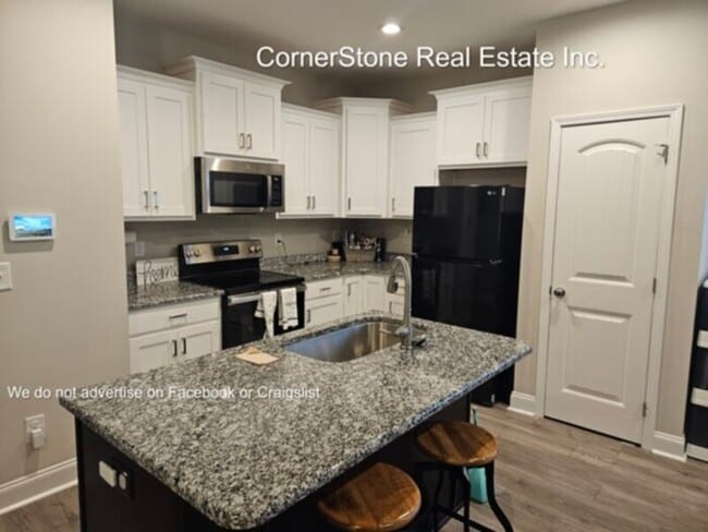 Building Photo - 103 Jude Ct