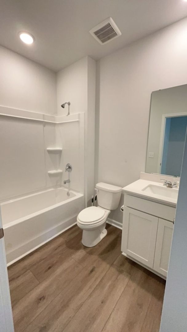 Building Photo - Stunning 5 Bedroom Home in Cane Bay