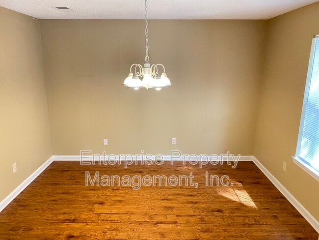 Building Photo - 7162 Charlton Way