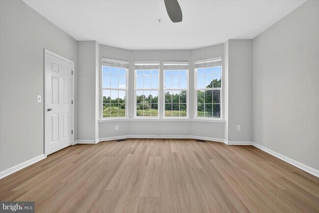 Building Photo - 43845 Centergate Dr