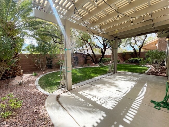 Building Photo - 11761 Del Sur Ave