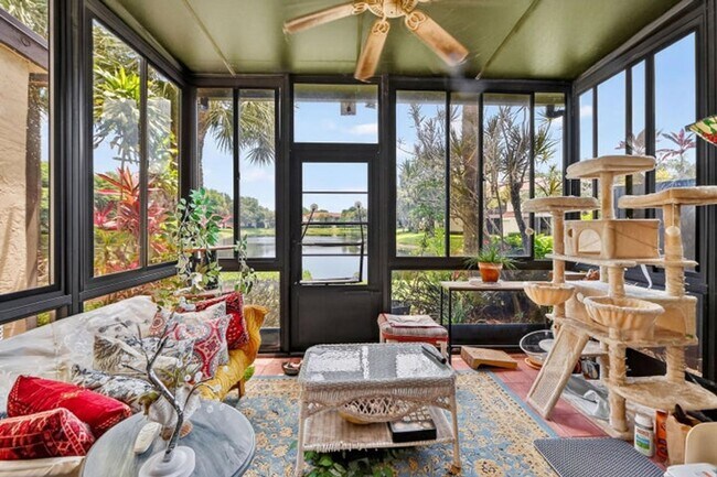 Building Photo - 4587 Carambola Cir S