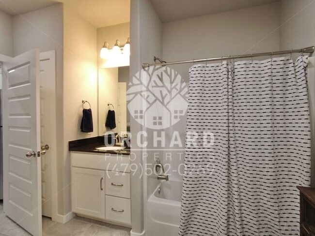 Building Photo - 1/1 Flat | Endura Park- Apartments in Siloam Springs!