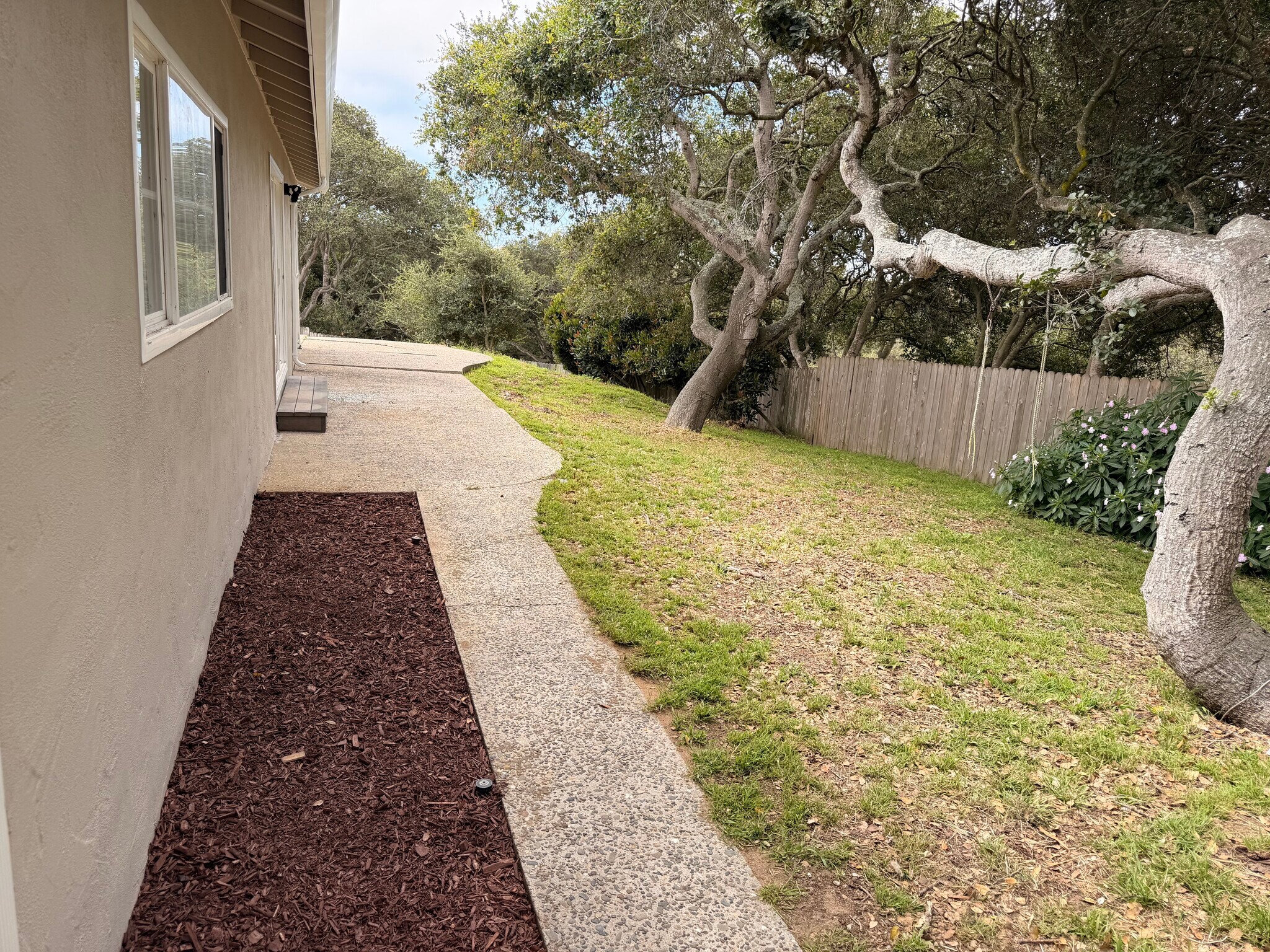 Building Photo - 15047 Meadow Oak Pl