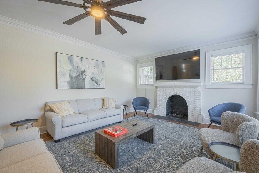 Primary Photo - 840 Bobbin Mill Rd