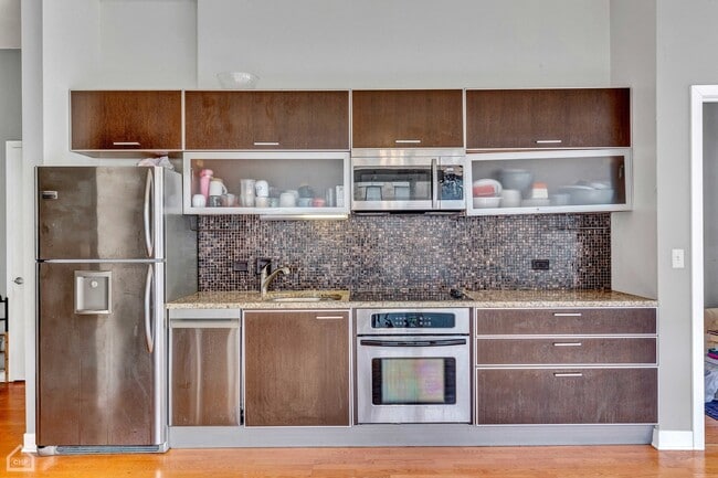 Building Photo - 650 W Wayman St