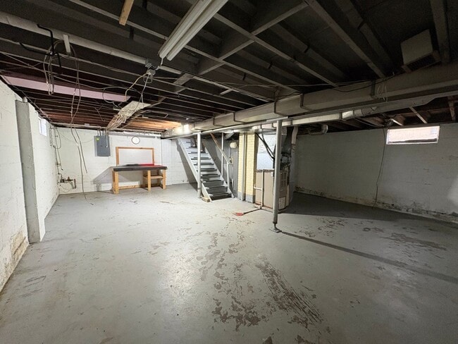 Building Photo - Newly Renovated 2 Bedroom House in Avalon!