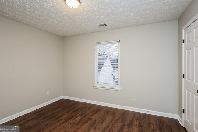 Building Photo - 393 Clearsprings Dr