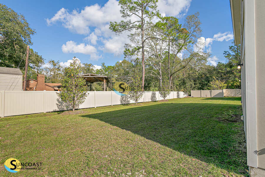 Building Photo - 585 Century 21 Dr