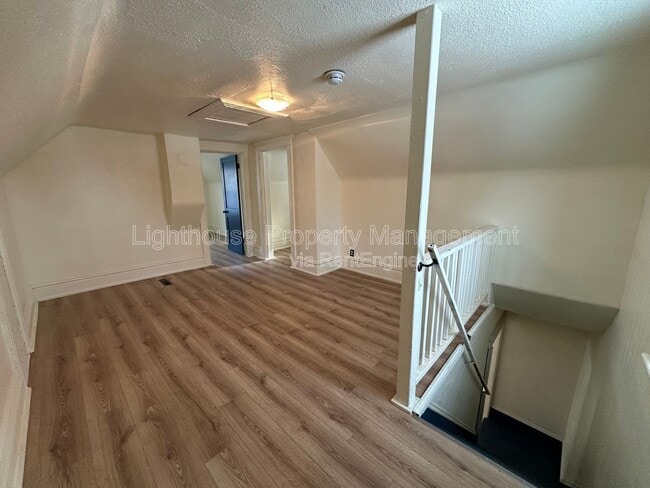 Building Photo - 89 Somerset Ave