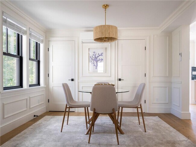 Building Photo - 7 Dearborn St