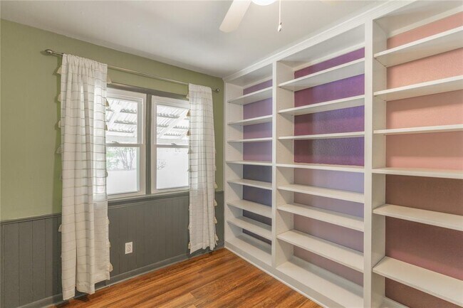 Building Photo - 718 Highland Pkwy