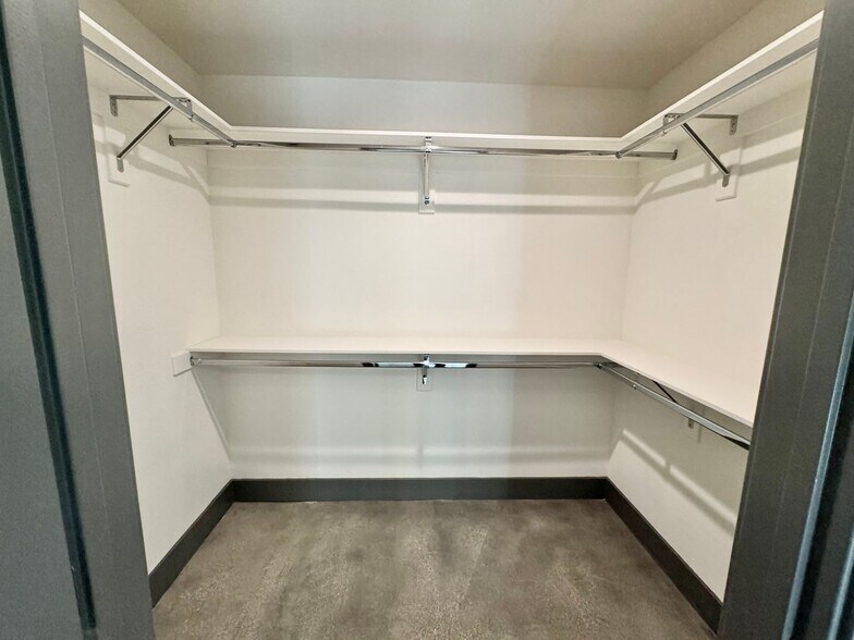 Building Photo - 3743 Midvale Ave