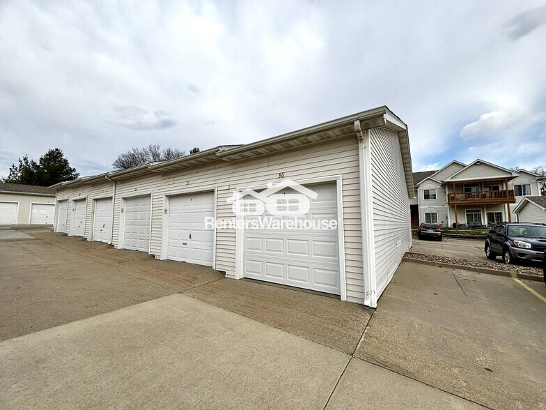 Building Photo - 950 67th St