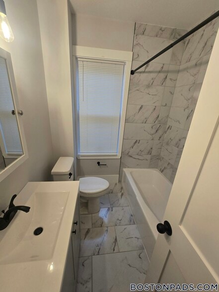 Building Photo - 118 Marginal St