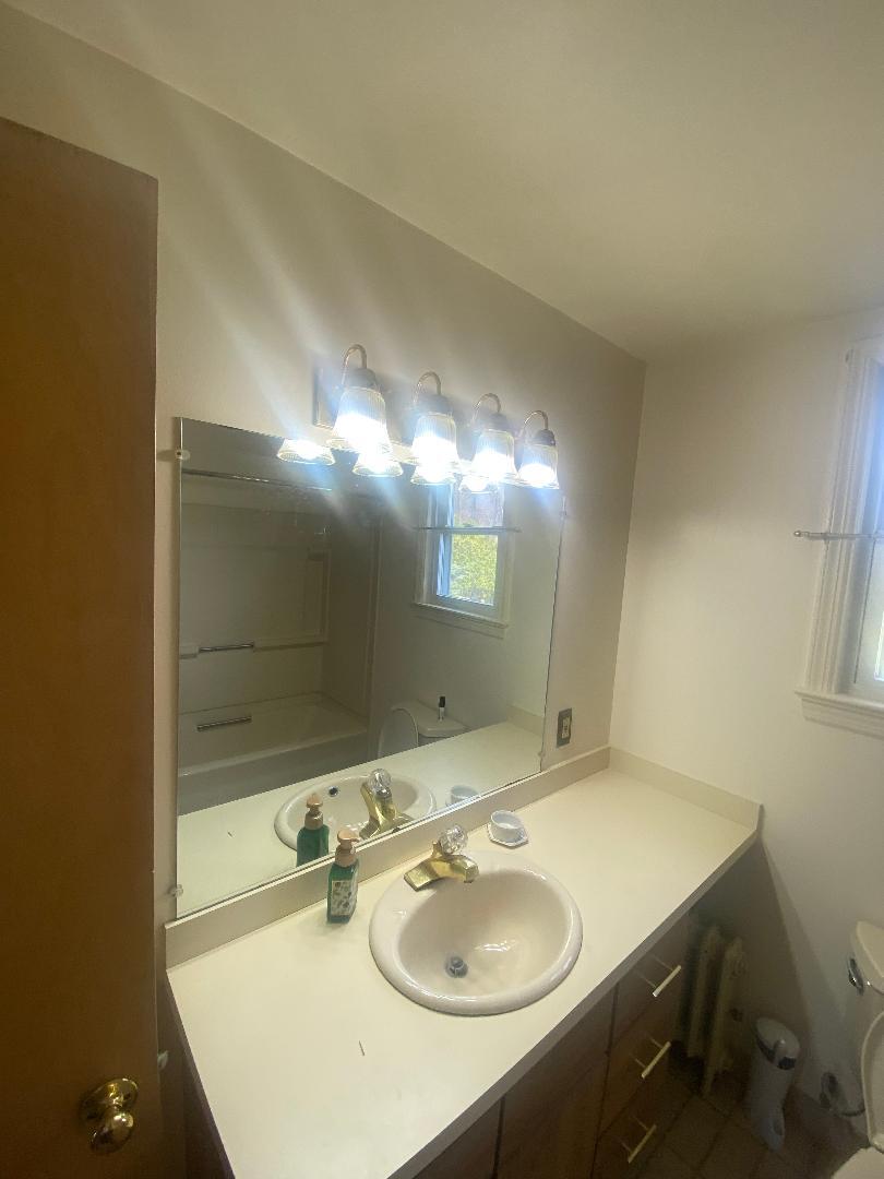 Full Bathroom! - 107 Garside Ave