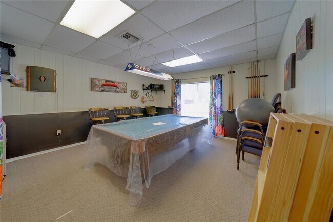 Building Photo - 13827 Mission Oaks Blvd