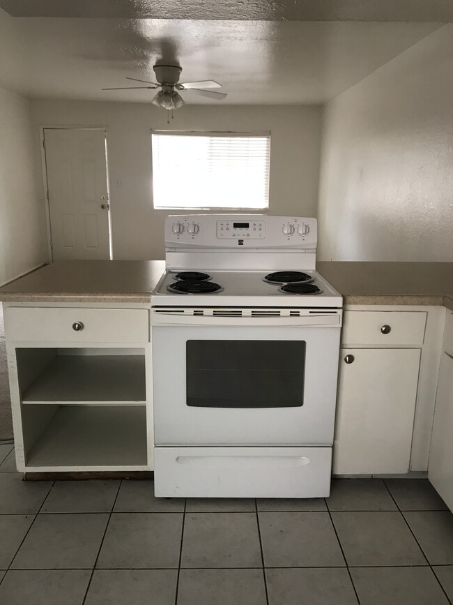 Newer electric stove - 1132 Parkview Street