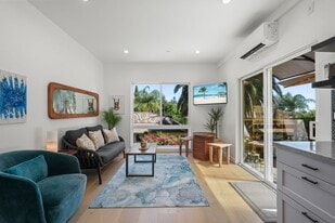 Building Photo - 2258 Helios Dr