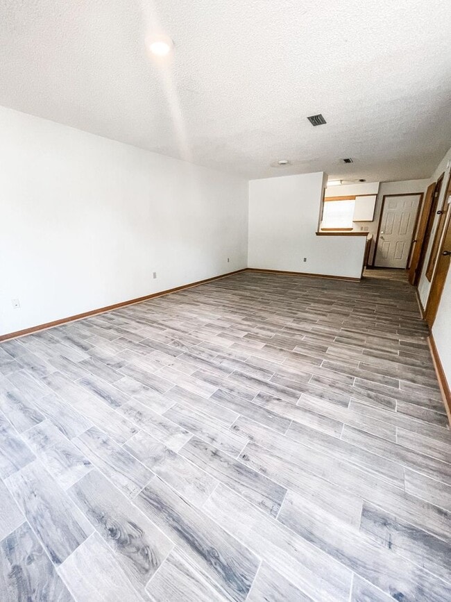 Building Photo - 888 Culp Ave