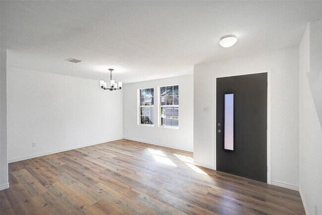 Building Photo - 5 Bedroom, 2.5 baths 2 story home in Wylie, TX