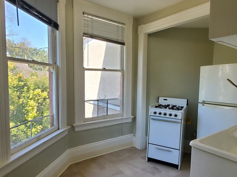 Building Photo - 99 S 14th St