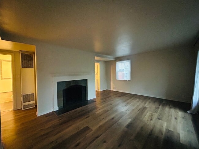 Building Photo - Charming 2 Bedroom House with Fenced Yard in Fairmount Park Neighborhood