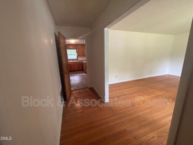 Building Photo - 3609 Melrose Dr