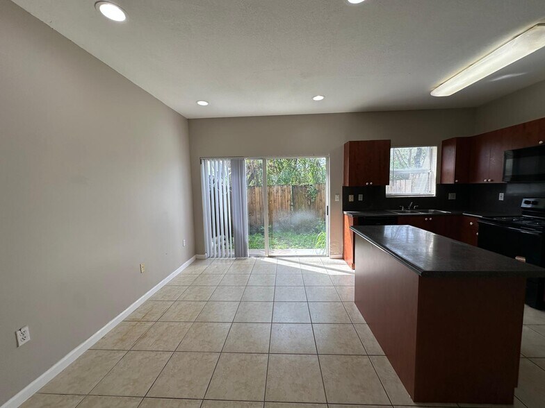 Building Photo - 1536 SE 31st Ct