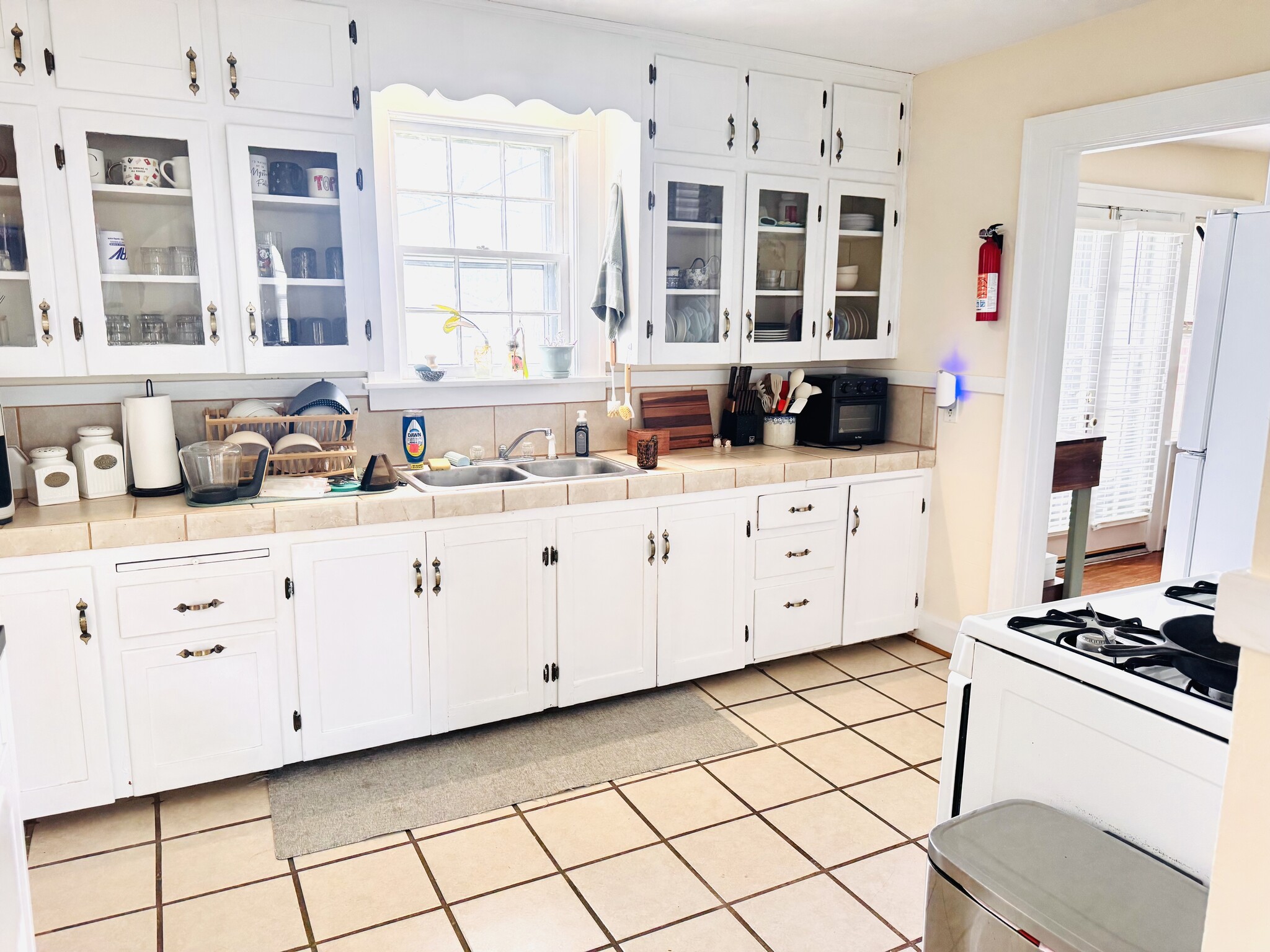 Building Photo - 218 E 24th St