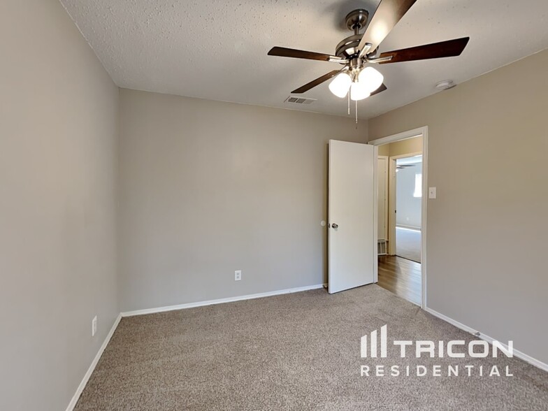 Building Photo - 611 Madison Ct