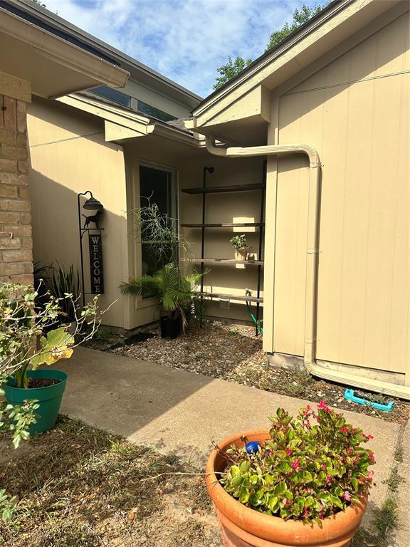 Building Photo - 22735 Indian Ridge Dr