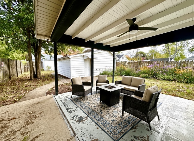 Building Photo - 1310 S 25th St