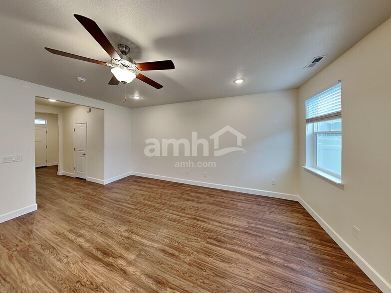 Building Photo - 2321 Buckskin Way