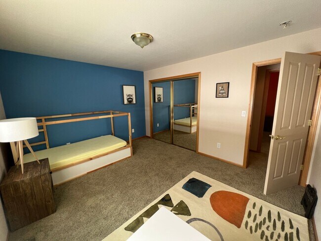 Building Photo - Beautiful Angora Ridge Views - Lovely Spacious Home
